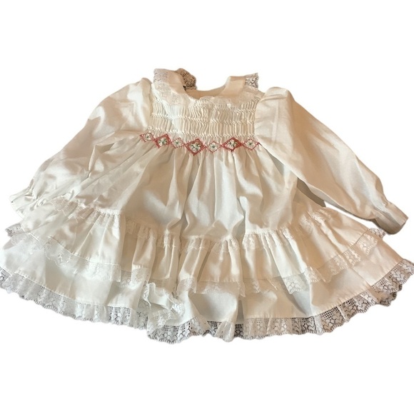 Polly Flinders Adorable Holiday Smocked Dress 24 mths. A - Picture 1 of 3